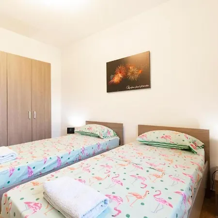 Gudja - Lovely 3 Bedroom Unit With Own Private Entrance Exterior photo
