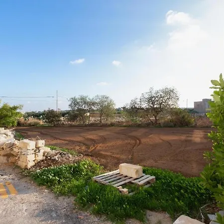 Gudja - Lovely 3 Bedroom Unit With Own Private Entrance Exterior photo