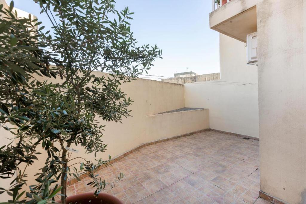 - Lovely 3 Bedroom Unit With Own Private Entrance Holiday home Gudja