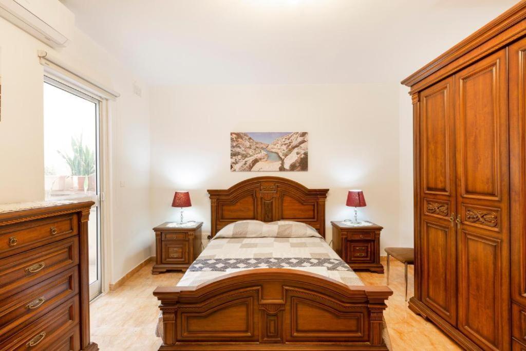 - Lovely 3 Bedroom Unit With Own Private Entrance Holiday home Gudja