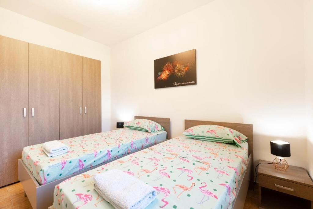 - Lovely 3 Bedroom Unit With Own Private Entrance Holiday home *