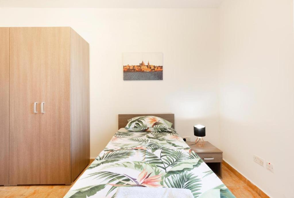 - Lovely 3 Bedroom Unit With Own Private Entrance Holiday home *