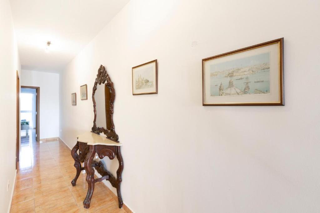 Holiday home - Lovely 3 Bedroom Unit With Own Private Entrance *
