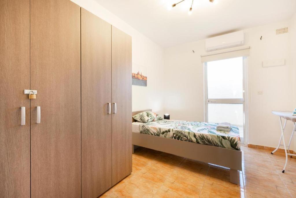 Holiday home - Lovely 3 Bedroom Unit With Own Private Entrance Gudja