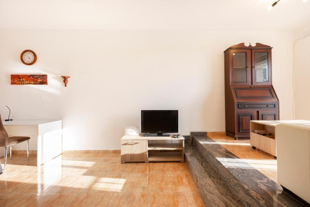 - Lovely 3 Bedroom Unit With Own Private Entrance 度假居 Gudja