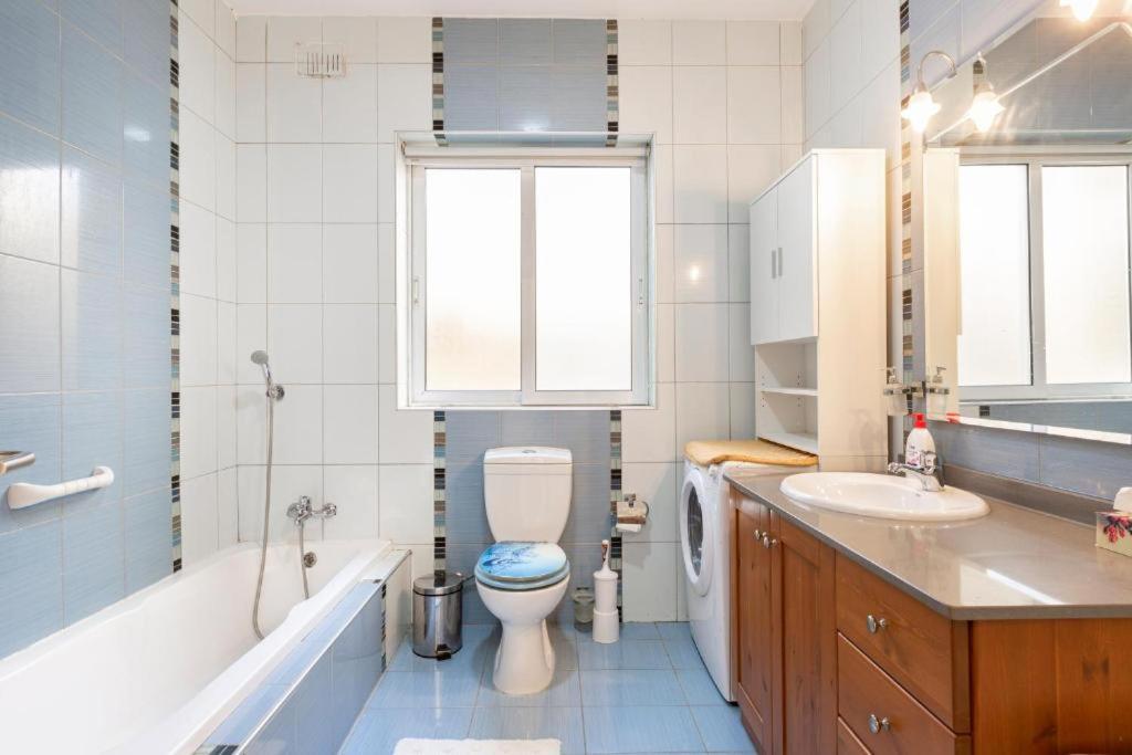 - Lovely 3 Bedroom Unit With Own Private Entrance * Gudja